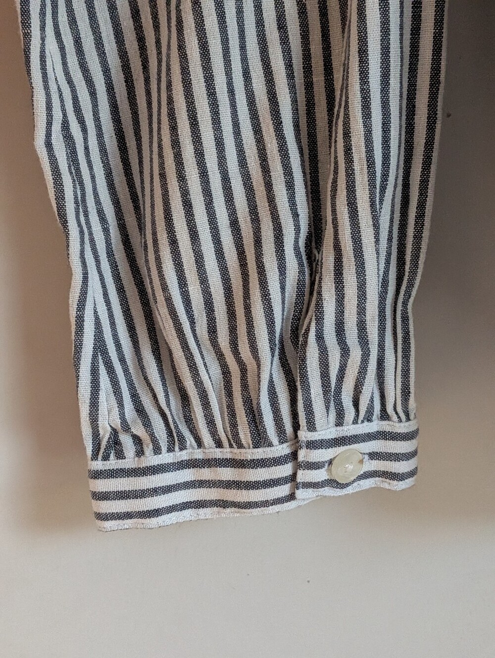 Madewell Puff-Sleeve Button-Down Shirt Grey & White Stripped Sz M - Picture 5 of 9